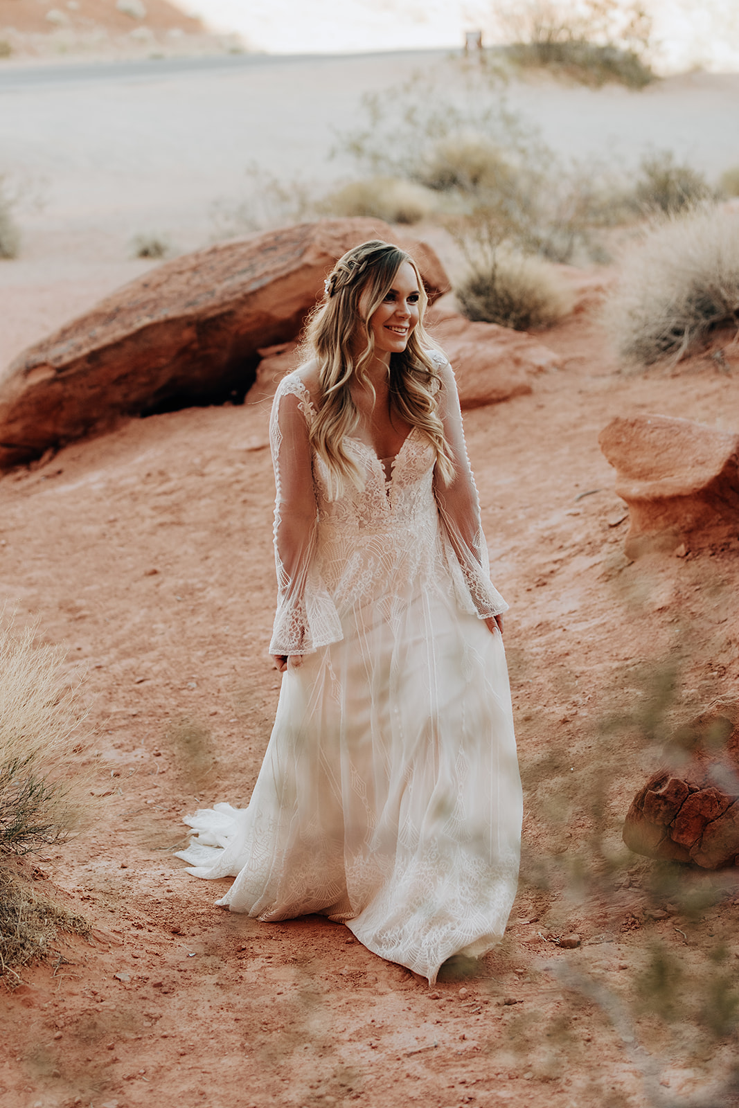 Amanda + Ryan's Modern Desert Elopement at Valley of Fire in Las Vegas ...