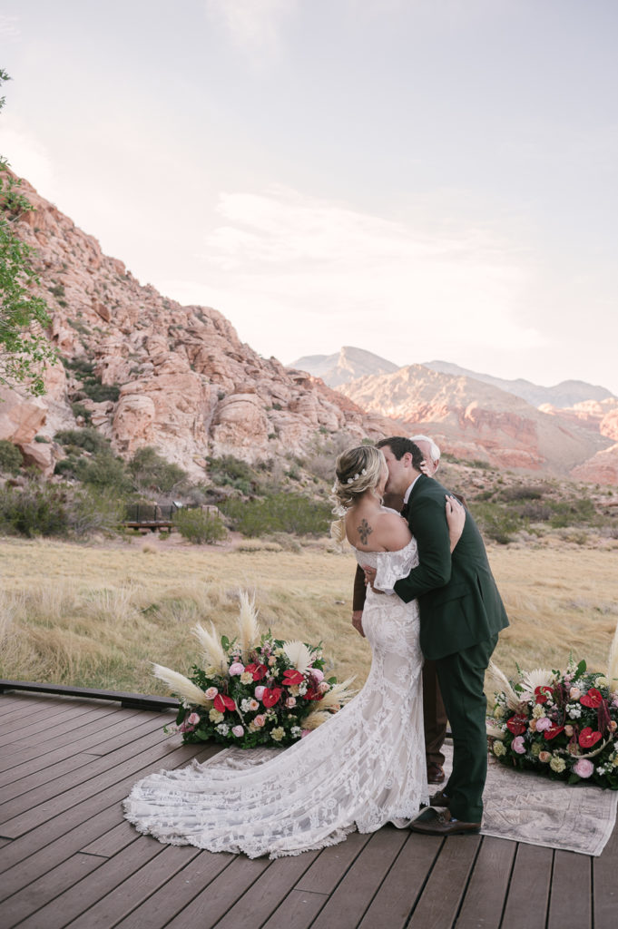 The Top All-Inclusive Elopement Packages (2023) - elopementlasvegas.com