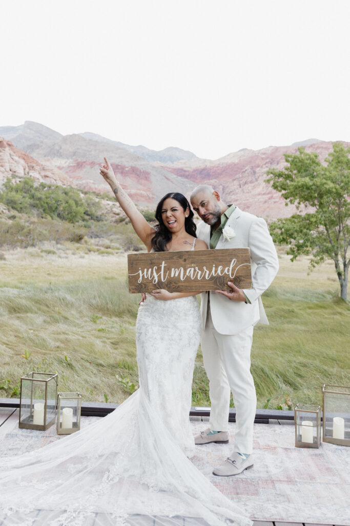 spring micro wedding red rock canyon las vegas outdoor ceremony